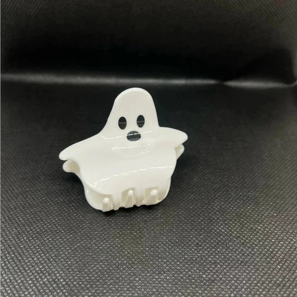 Halloween themed  ghost hair clip π» - Picture 4 of 6